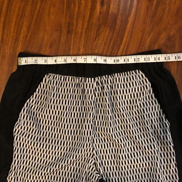 Nicole Miller Geometric Black and White Pants in Size M - Picture 10 of 11